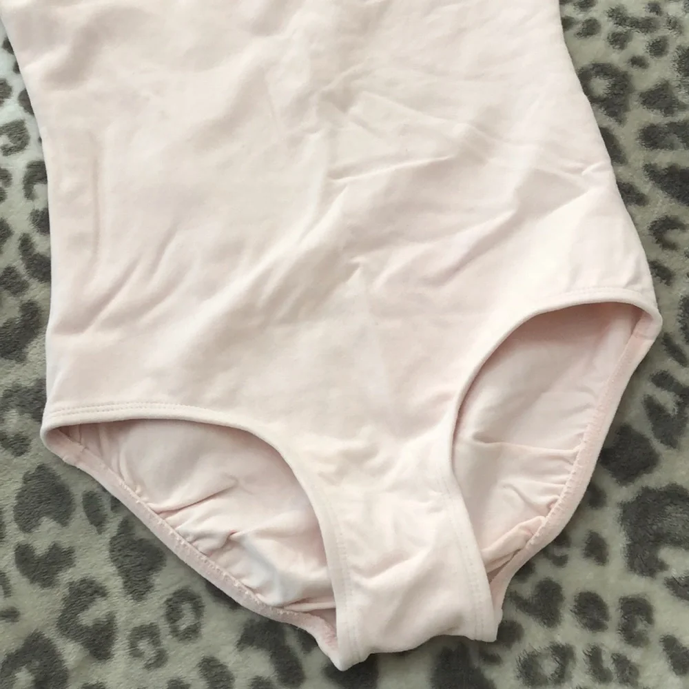 Danskin Short Sleeve Leotard in Theatrical Pink Size Large 12-14